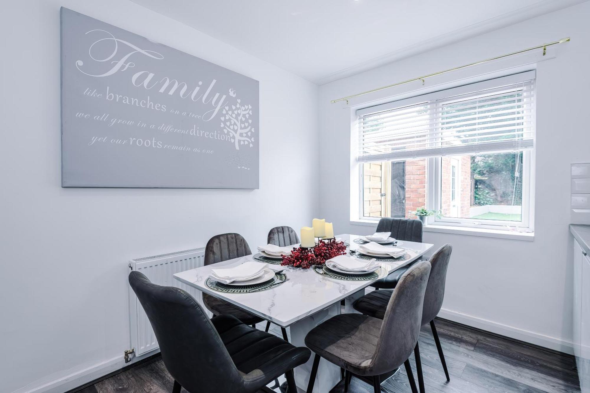 Comfort Place - 3 Bedroom House In Chester - Sleeps 6 المظهر الخارجي الصورة